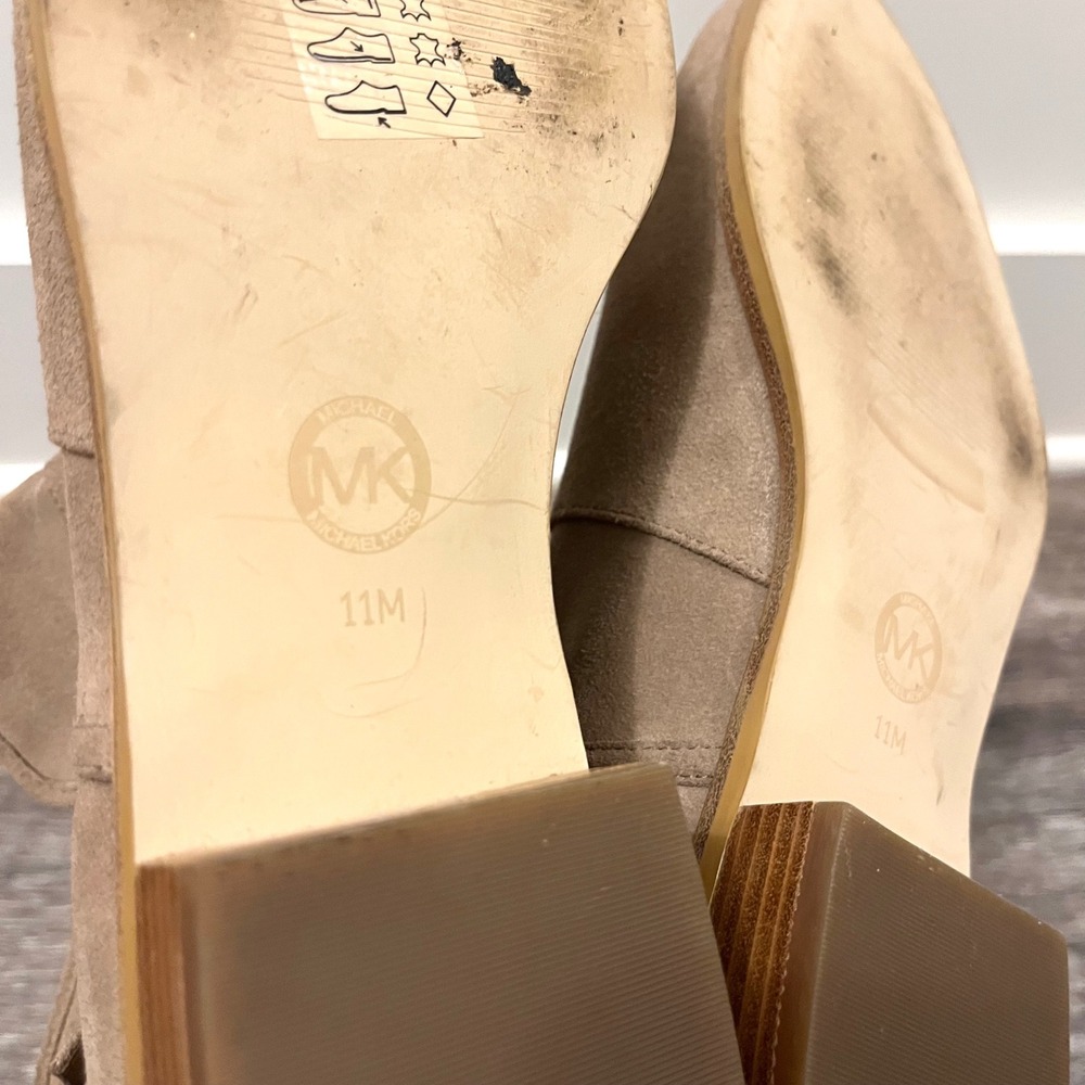 MICHAEL Michael Kors Boots Women's 11 Beige Tan Suede Leather Buckle Ankle - Picture 5 of 8